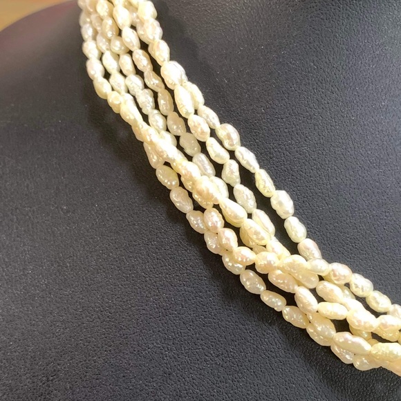 FRESHWATER MULTIPLE STRING PEARL NECKLACE WITH 18KT GOLD CLASP - Picture 3 of 5